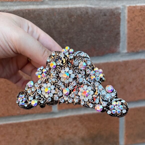 Antique Shop Treasure – Large Vintage Aurora Borealis Rhinestone Hair Clip - Picture 1 of 10